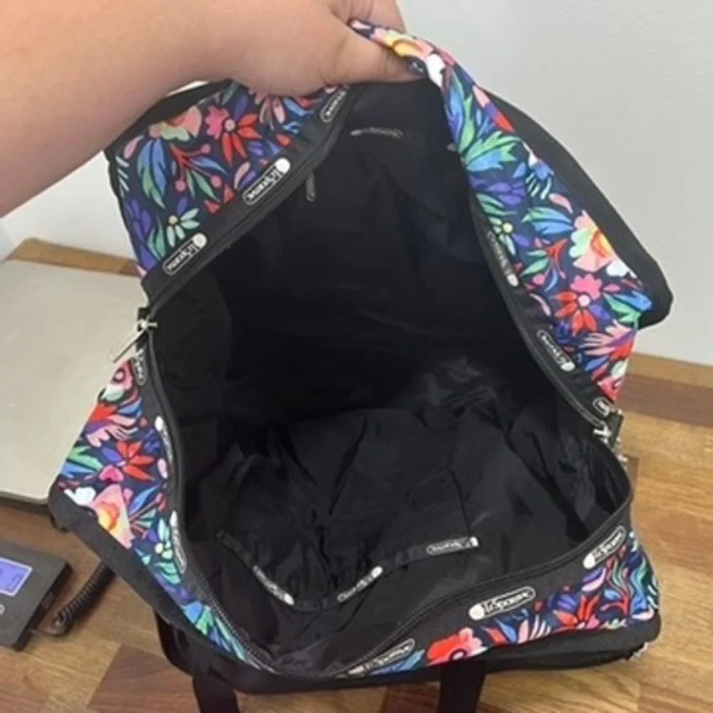 LeSportSac Kaleidoscope Dream Tote NWT $89 Multicolor Bright‎ Crossbody Travel